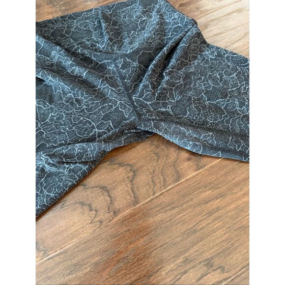Lululemon Align Pant II (25") Lacescape Dark Cast Black size 4 W5AT4S - Picture 4 of 7